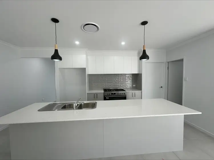 Second view of Homely house listing, 21 Charlotte Court, Kawungan QLD 4655