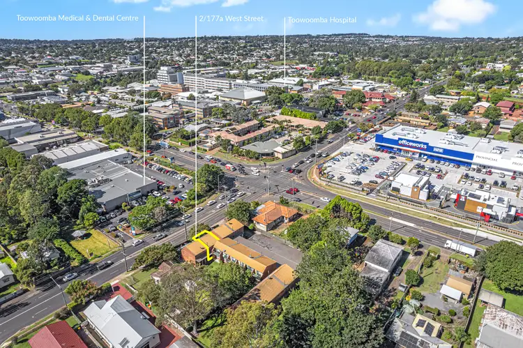 2/177A West Street, Newtown QLD 4350