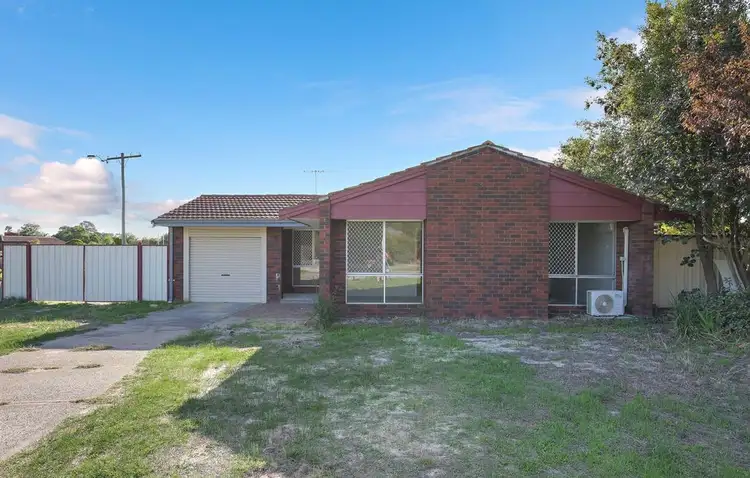 Second view of Homely house listing, 31 Sapling Way, Camillo WA 6111