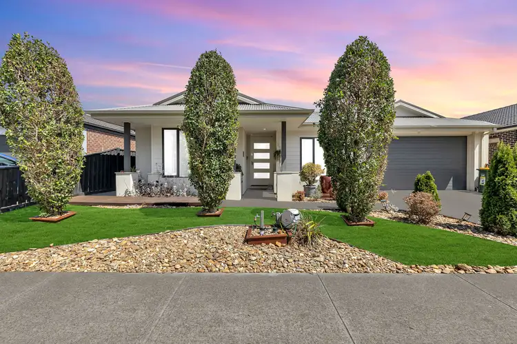 11 Newmarket Parade, Mickleham VIC 3064