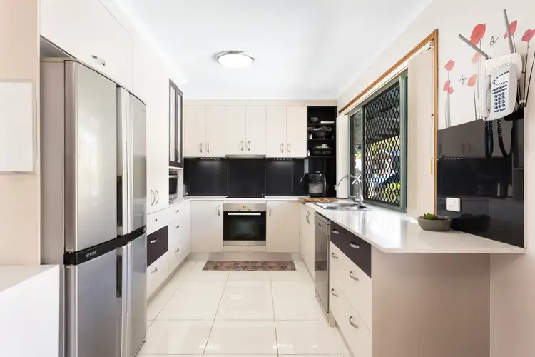 4 Howea Close, Currimundi QLD 4551