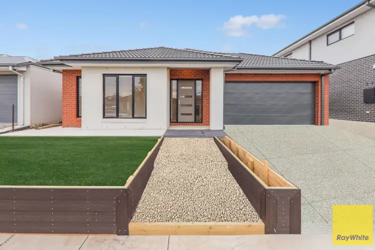 15 Hutchison Road, Mambourin VIC 3024
