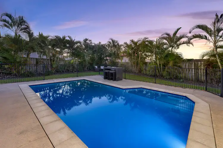 6 Xavier Place, Oxenford QLD 4210