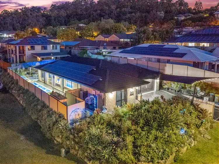 2 Tawanga Close, Pacific Pines QLD 4211
