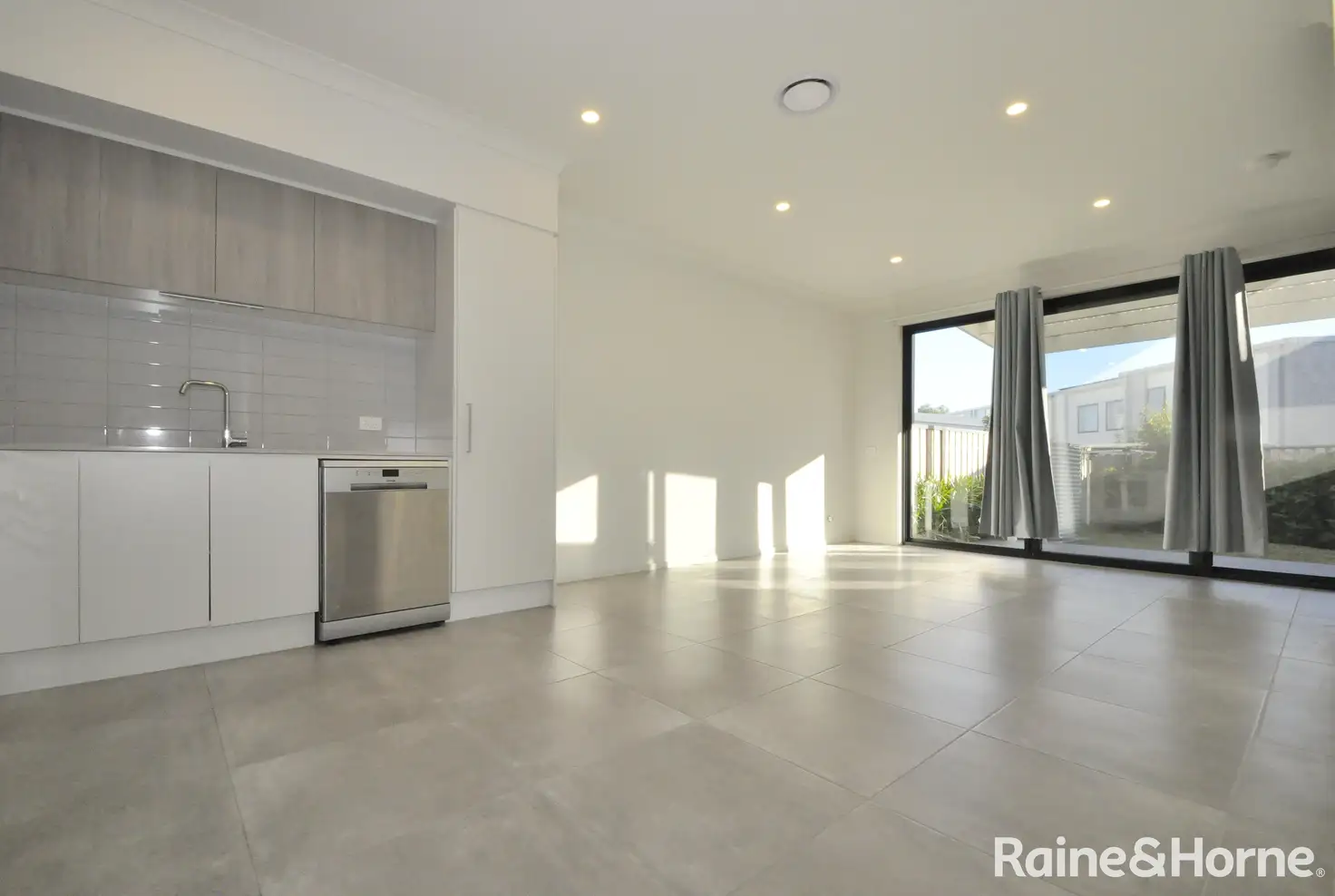 Main view of Homely townhouse listing, 22 Flyer Glade, Blacktown NSW 2148