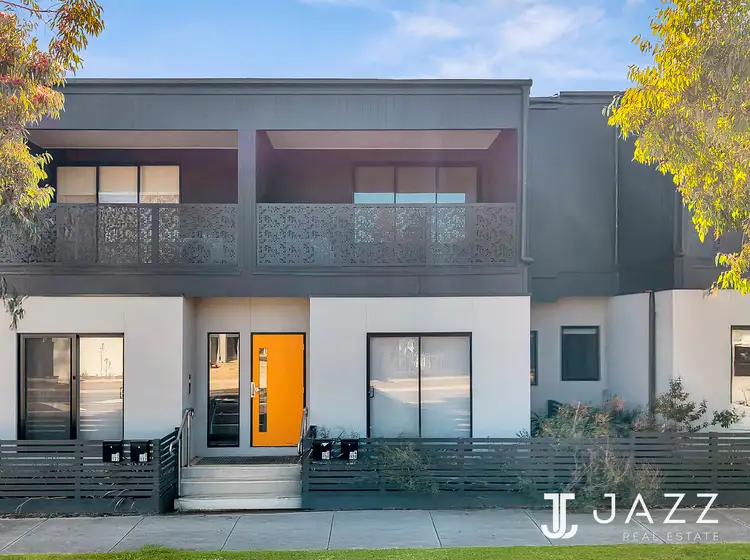 2/132 Grassbird Drive, Point Cook VIC 3030