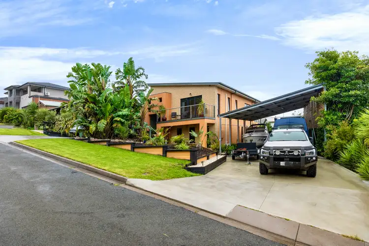 4 Hillcrest Rise, Lakes Entrance VIC 3909