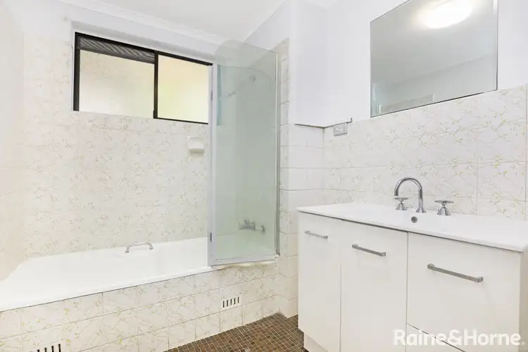 Fifth view of Homely unit listing, 3/90 Rowland Avenue, Wollongong NSW 2500