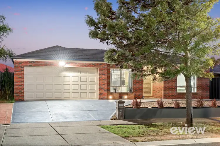 21 Condamine Avenue, Manor Lakes VIC 3024