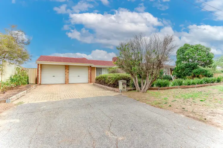 32 Hemingway Drive, Camillo WA 6111