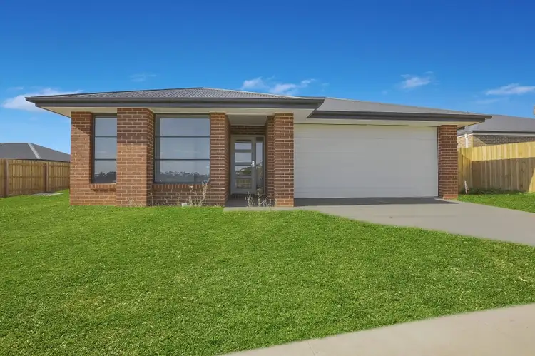 58 Napoleon Boulevard, Moe VIC 3825