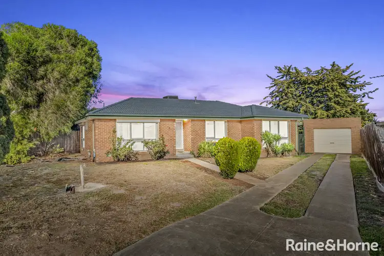 6 Laraine Place, Melton West VIC 3337