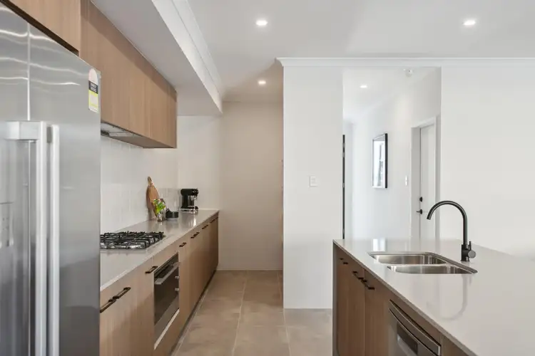 Fourth view of Homely house listing, 10 Dawes Way, Mandogalup WA 6167