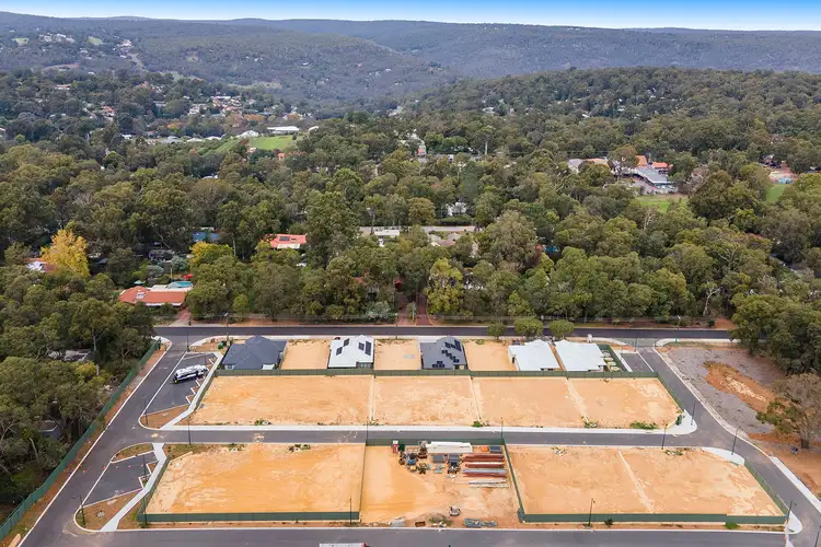 2 Robin Road, Roleystone WA 6111