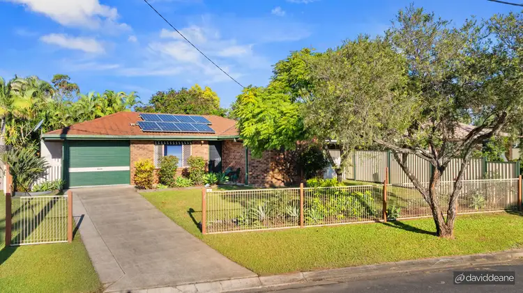 3 Sunderland Dr