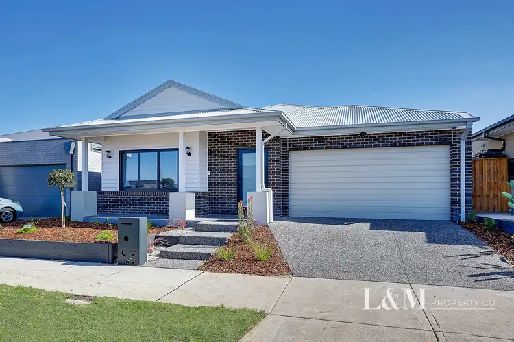 18 Mighty Road, Sunbury VIC 3429