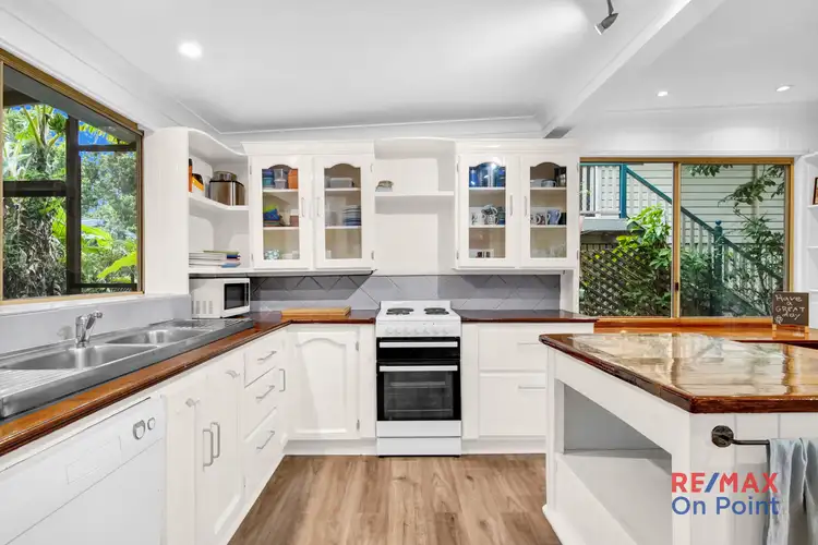 18 Shirley Street, Coochiemudlo Island QLD 4184