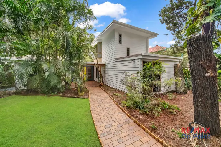 18 Shirley Street, Coochiemudlo Island QLD 4184