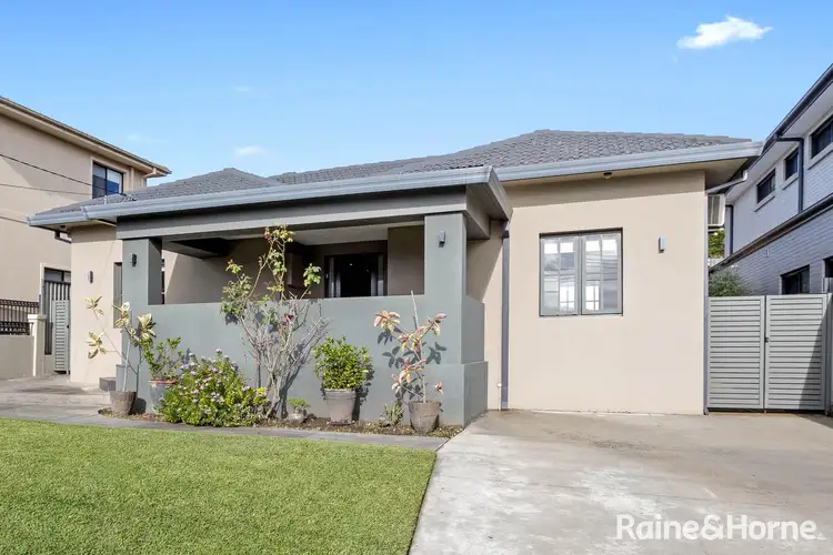 15 Kenyon Road