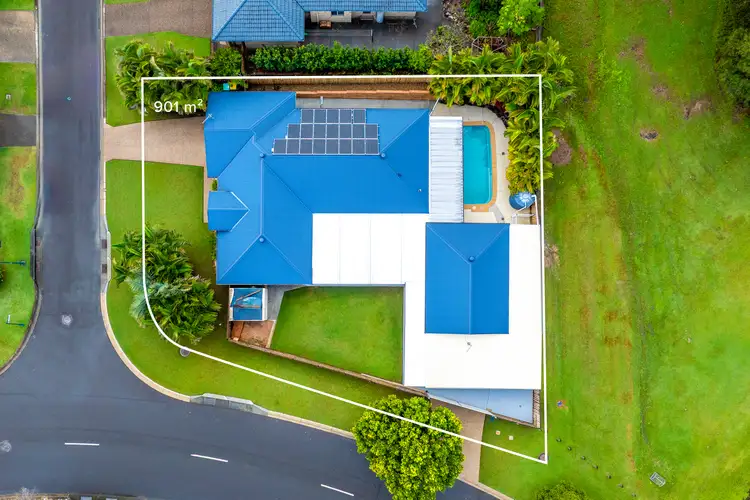 1 York Court, Pacific Pines QLD 4211