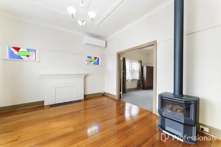 Second view of Homely house listing, 28 Scoresby Street, Hamilton VIC 3300