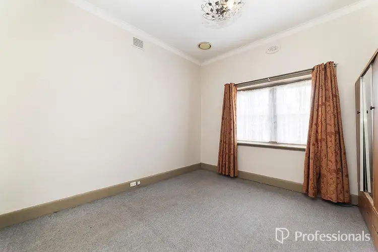 Seventh view of Homely house listing, 28 Scoresby Street, Hamilton VIC 3300