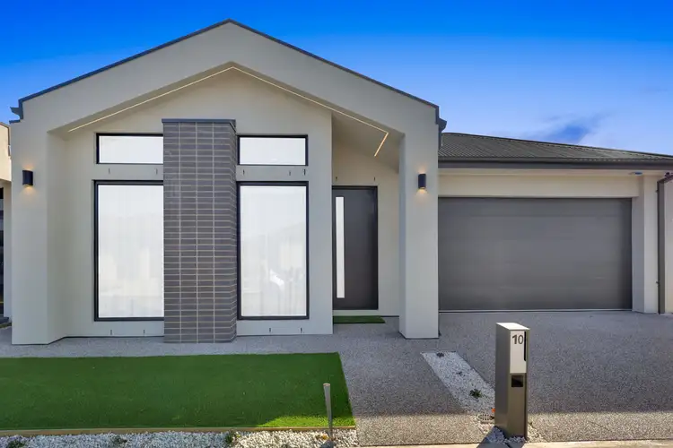 10 Spreading Road, Mickleham VIC 3064