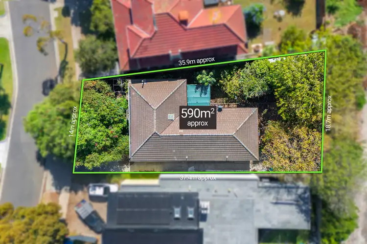 94 Simmons Drive, Seaholme VIC 3018
