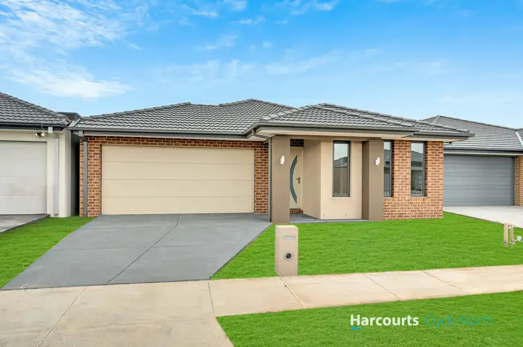 8 Arctic Street, Clyde North VIC 3978