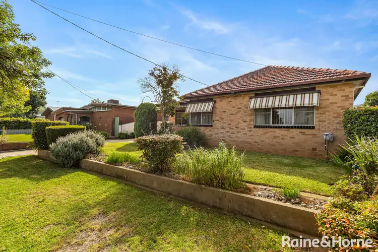 11 Marama Parade, Mount Austin NSW 2650