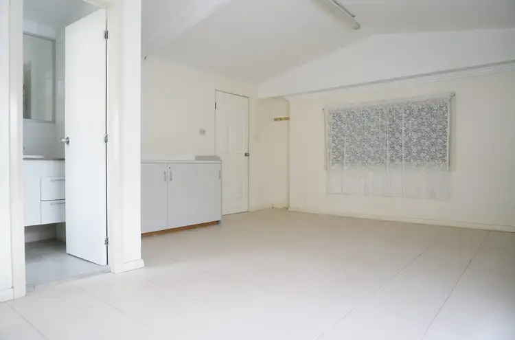 8 Carina Place