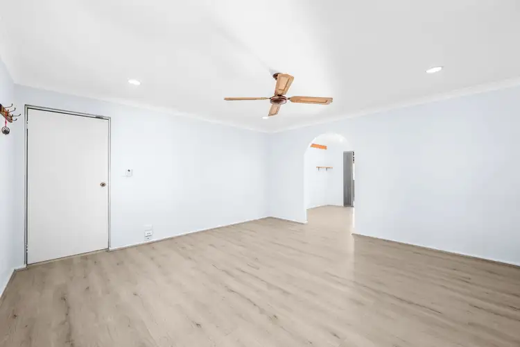 Sixth view of Homely house listing, 10 Redtingle Road, Camillo WA 6111