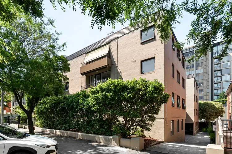 9/179 George Street, East Melbourne VIC 3002