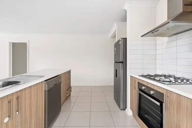 Fifth view of Homely house listing, 8 Clarice Crescent, Brookfield VIC 3338