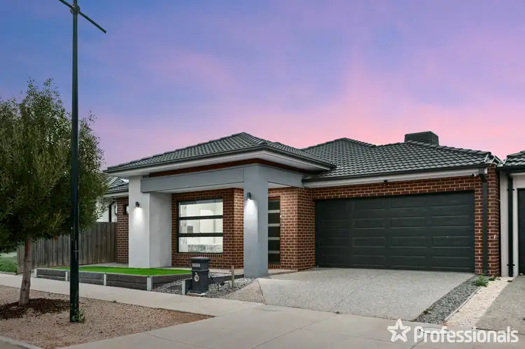 4 Dixon Street, Deanside VIC 3336