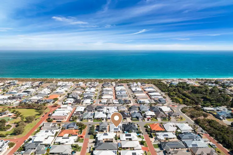 10 Lady Stirling Parade, Madora Bay WA 6210