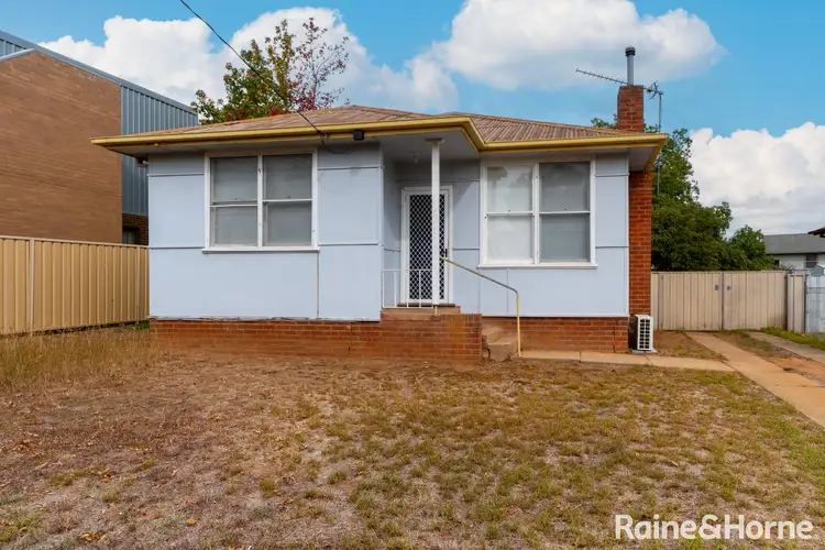 14 Doyle Avenue, Mount Austin NSW 2650