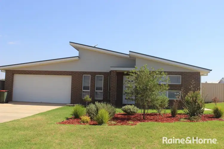 26 Muttama Parade, Gobbagombalin NSW 2650
