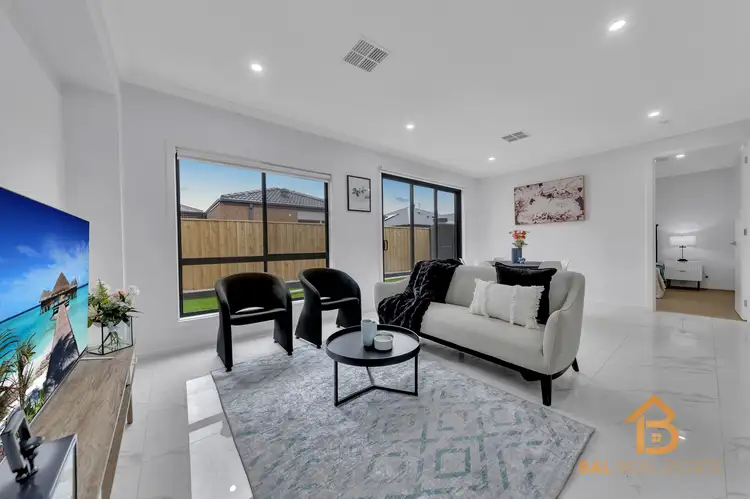 52 Bluebottle Pde, Rockbank VIC 3335