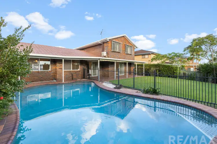 33 Bridgnorth Street, Carindale QLD 4152