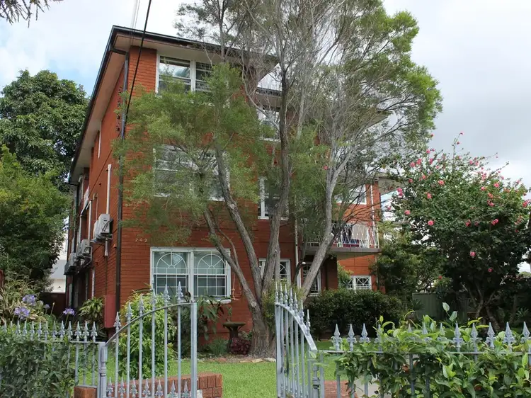 10/242 Albany Road, Petersham NSW 2049