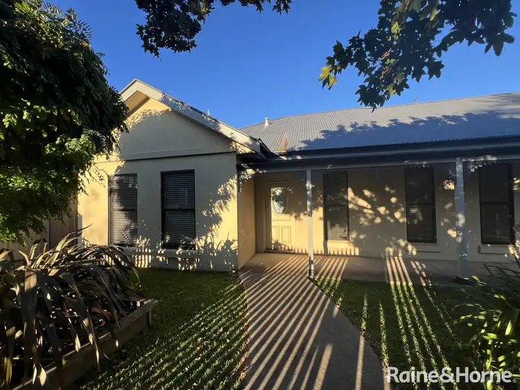90 Edward Street, Orange NSW 2800