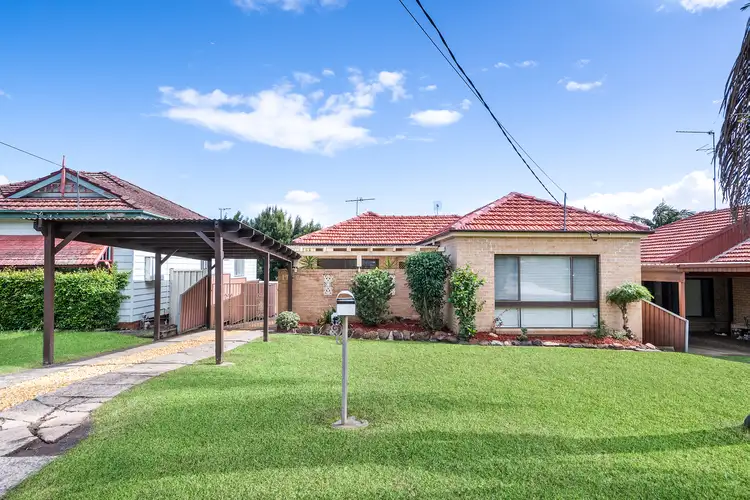 17 Roseview Avenue, Roselands NSW 2196