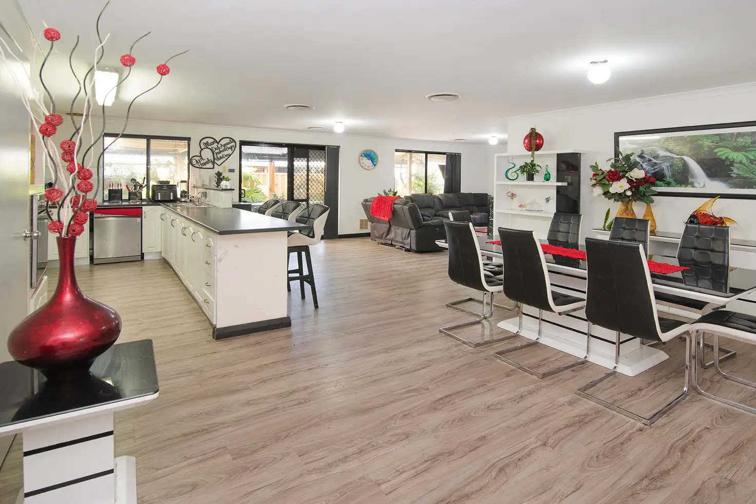 Main view of Homely house listing, 4 Sparrow Crescent, Broadwater WA 6280