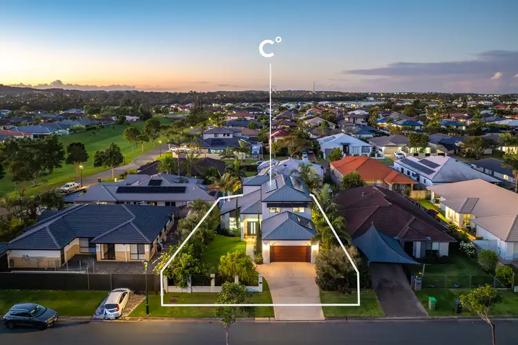 8 Ontario Court, Oxenford QLD 4210