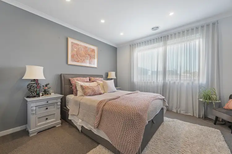 Fifth view of Homely house listing, 2 King Parrot Boulevard, Drouin VIC 3818