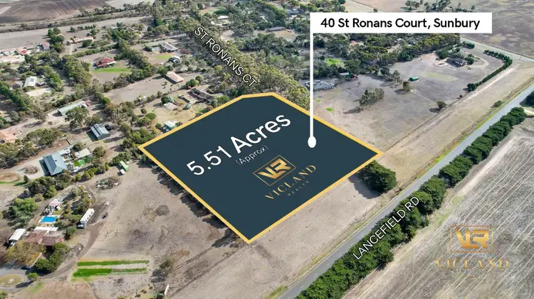 40 ST RONANS COURT, Sunbury VIC 3429