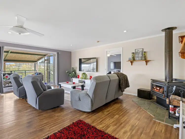 Fifth view of Homely house listing, 10 Warralong Court, Leongatha VIC 3953