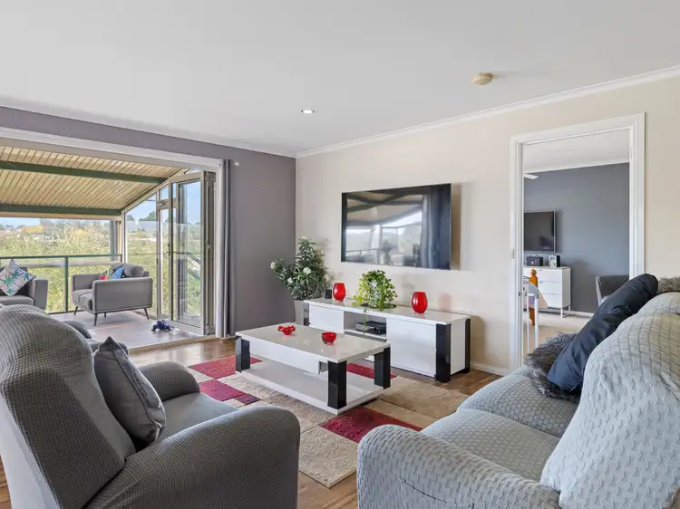 Sixth view of Homely house listing, 10 Warralong Court, Leongatha VIC 3953