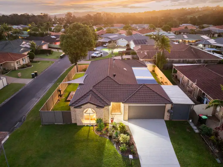 25 Riversdale Boulevard, Banora Point NSW 2486